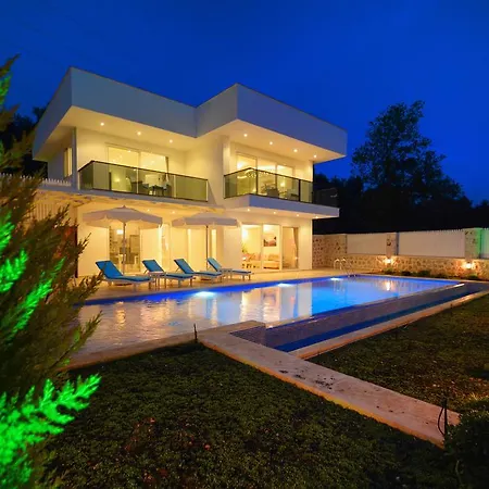 Private Arel Villa *